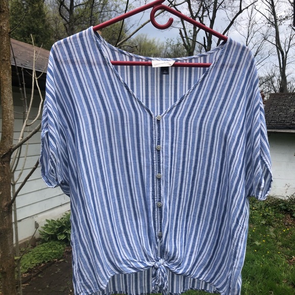 Light, flowy blouse - Picture 1 of 2